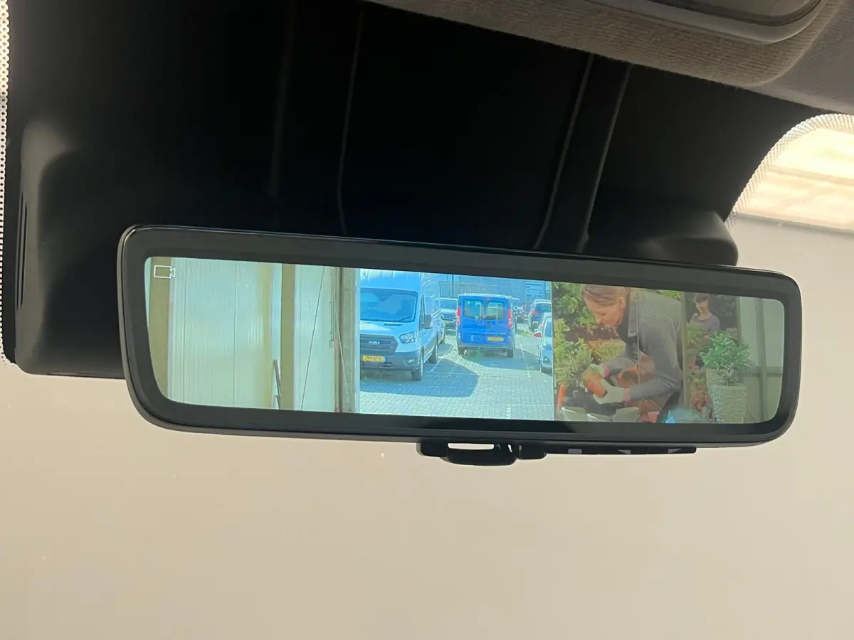 2.2D 140 S&S L3H2 3.5t Camera | Ingerichte Laadruimte | Cruise | Airco | 3 Zits! | DAB | Dodehoek Detectie | Achteruitrijcamera | Airco | Buitenspiegels verwarmbaar