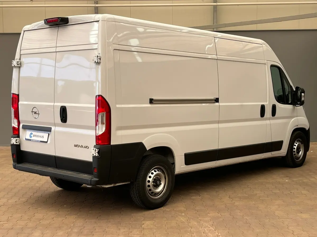 2.2D 140 S&S L3H2 3.5t Camera | Ingerichte Laadruimte | Cruise | Airco | 3 Zits! | DAB | Dodehoek Detectie | Achteruitrijcamera | Airco | Buitenspiegels verwarmbaar