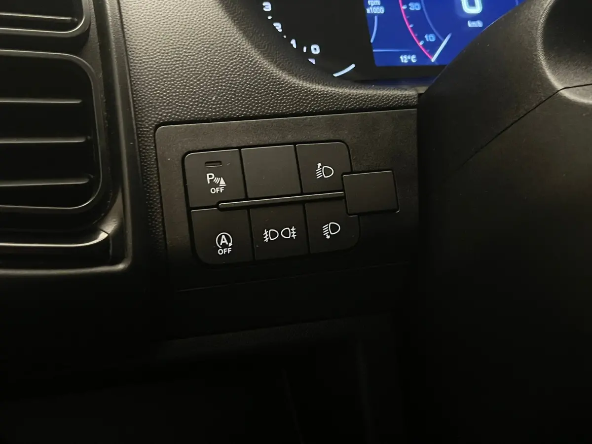 2.2D 140 S&S L3H2 3.5t Camera | Ingerichte Laadruimte | Cruise | Airco | 3 Zits! | DAB | Dodehoek Detectie | Achteruitrijcamera | Airco | Buitenspiegels verwarmbaar