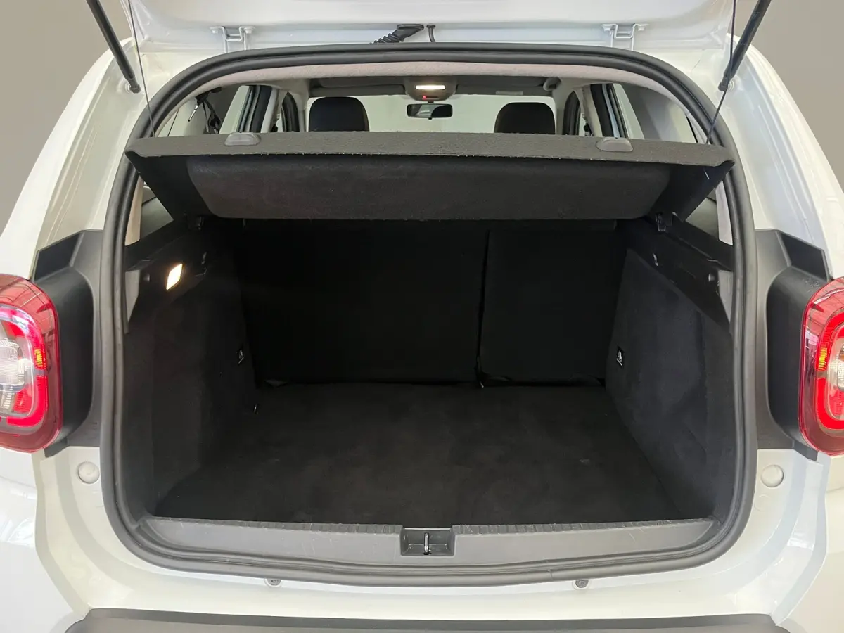 1.0 TCe Essential Airco | | Bluetooth | Centrale Vergrendeling | Elek. Ramen | | Airco | Centrale deurvergrendeling met afstandsbediening | DAB ontvanger