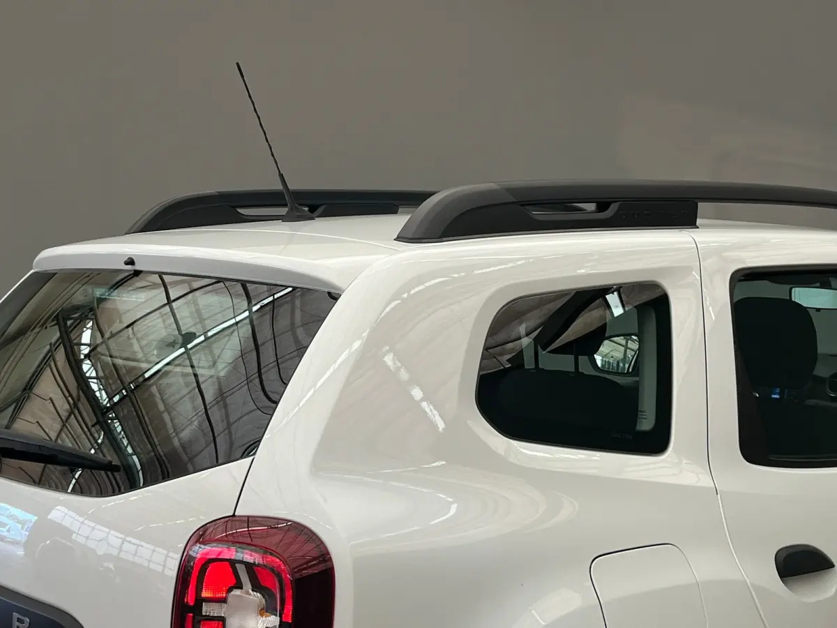 1.0 TCe Essential Airco | | Bluetooth | Centrale Vergrendeling | Elek. Ramen | | Airco | Centrale deurvergrendeling met afstandsbediening | DAB ontvanger