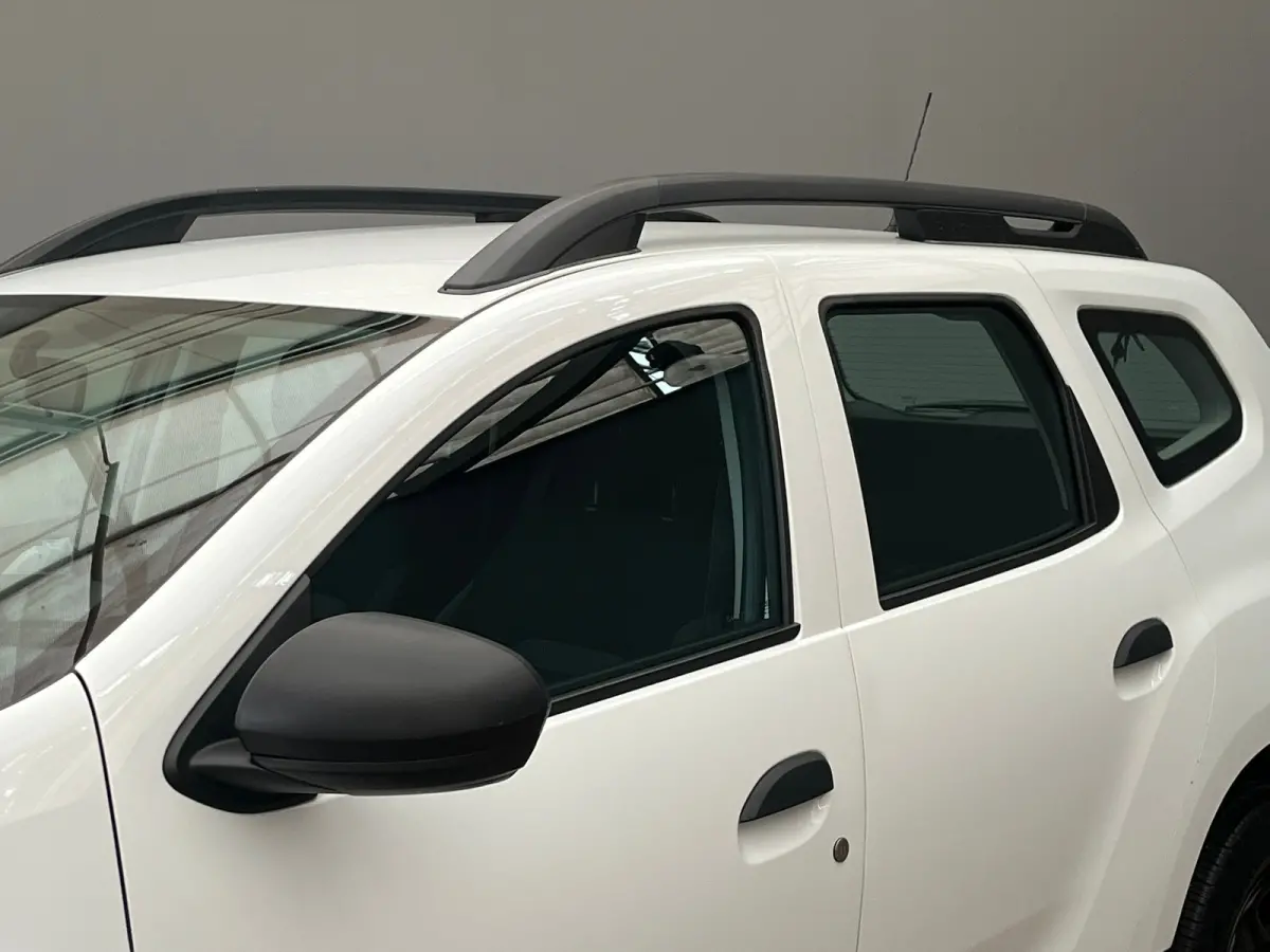 1.0 TCe Essential Airco | | Bluetooth | Centrale Vergrendeling | Elek. Ramen | | Airco | Centrale deurvergrendeling met afstandsbediening | DAB ontvanger