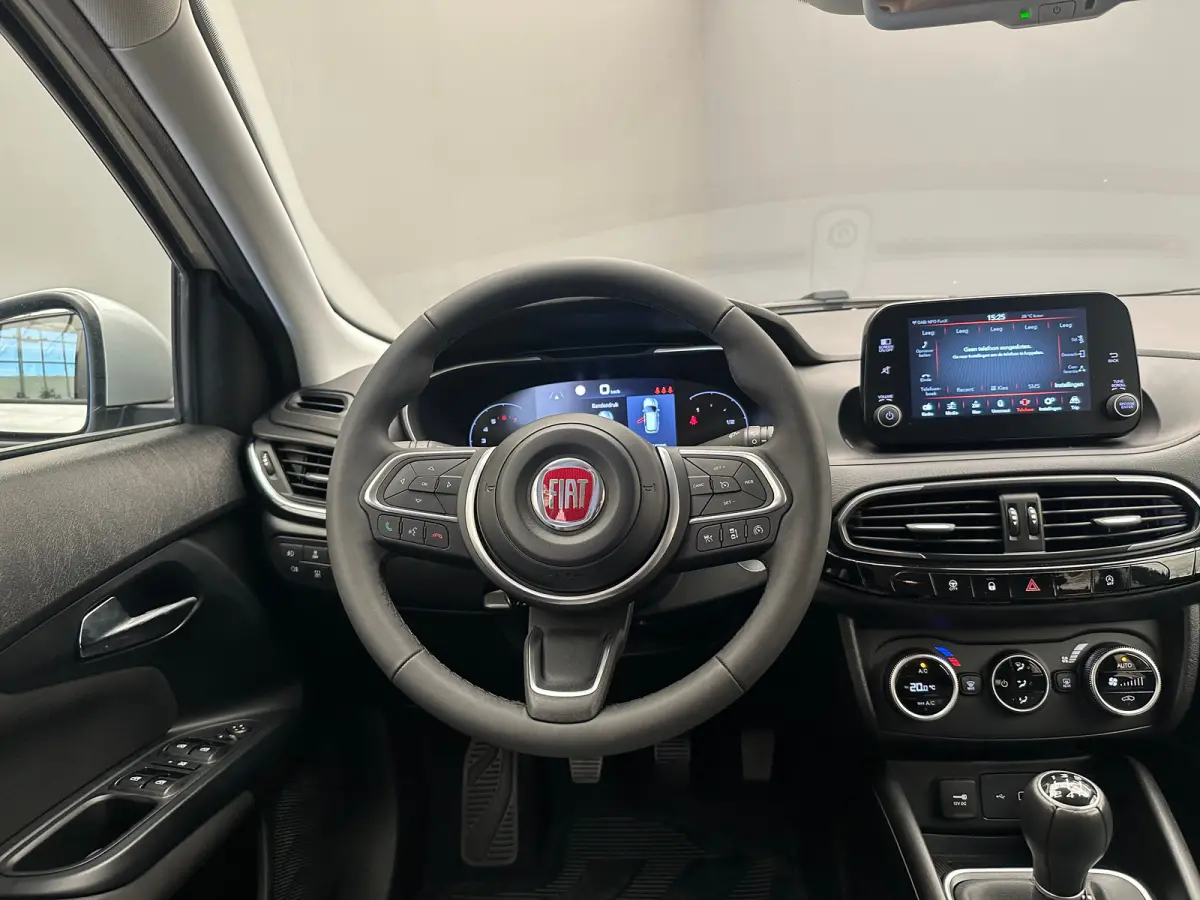 1.0 Cross Camera | Keyless | Navigatie | 17" Lichtmetaal | Climate | Adpatieve Cruise | Carplay | Achteruitrijcamera | Airco (automatisch) | Armsteun voor