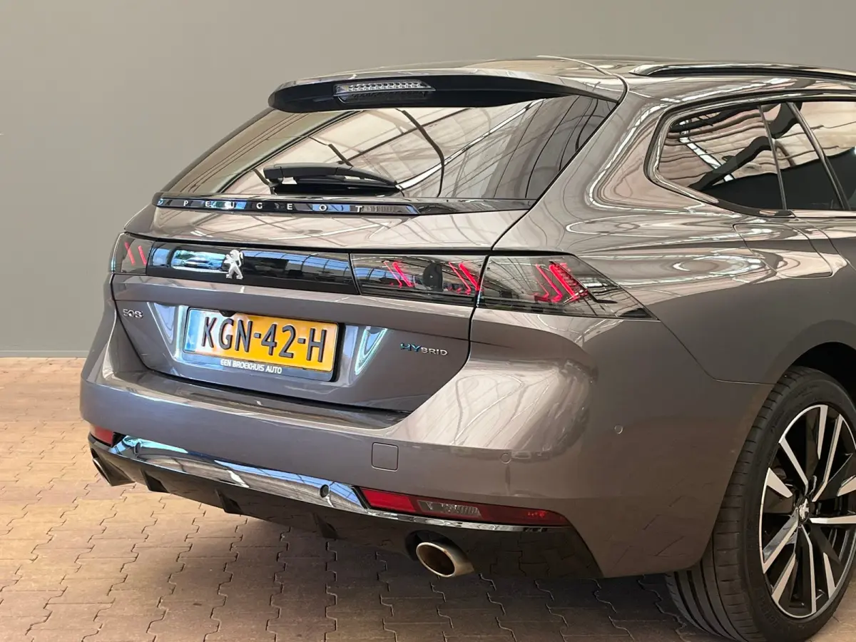 1.6 HYbrid 225 GT Focal | Elek. Achterklep | AGR-Stoelen | Stoelverwarming | LED | Parkeersensoren | Digitaal Dashboard | Achteruitrijcamera | Audio installatie premium | Comfortstoel(en)