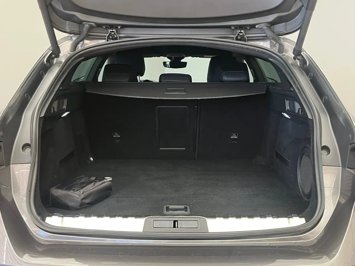 1.6 HYbrid 225 GT Focal | Elek. Achterklep | AGR-Stoelen | Stoelverwarming | LED | Parkeersensoren | Digitaal Dashboard | Achteruitrijcamera | Audio installatie premium | Comfortstoel(en)