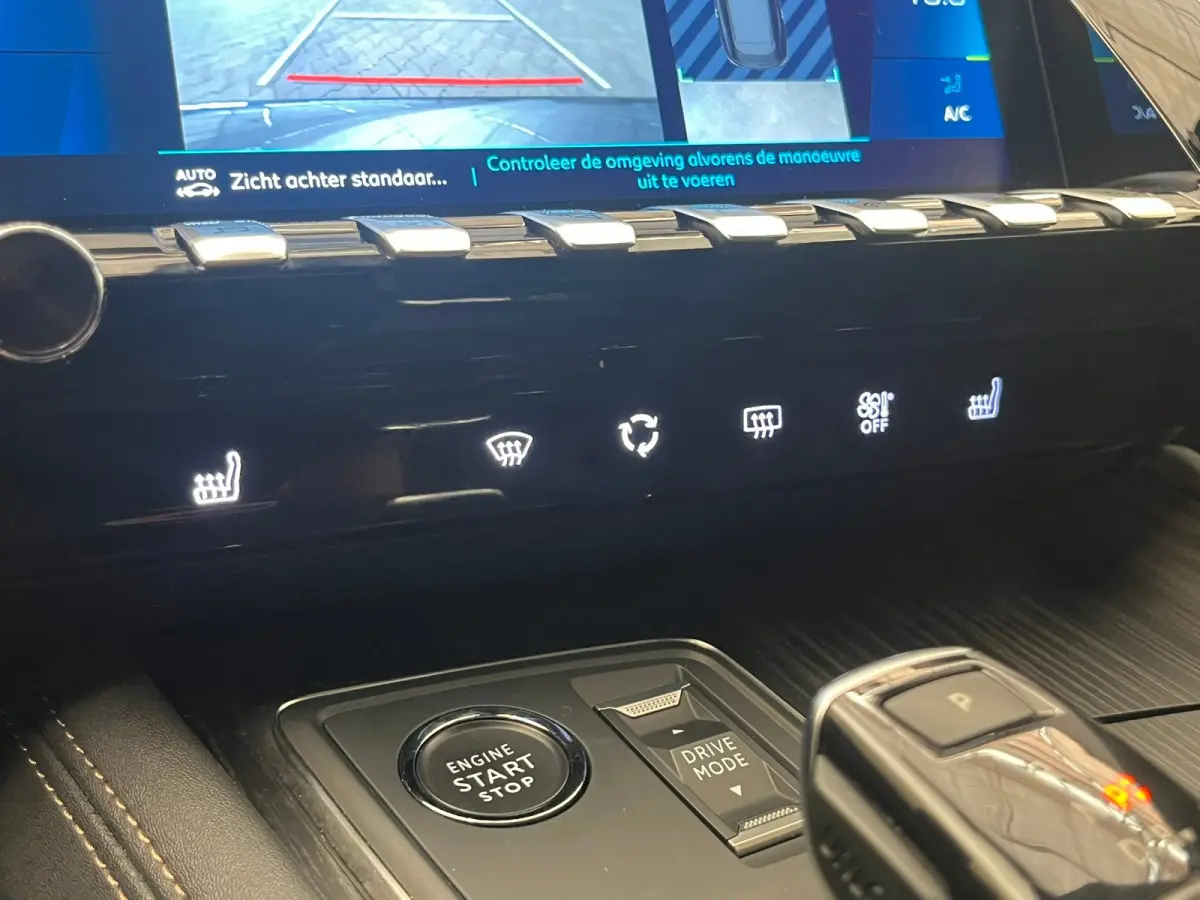 1.6 HYbrid 225 GT Focal | Elek. Achterklep | AGR-Stoelen | Stoelverwarming | LED | Parkeersensoren | Digitaal Dashboard | Achteruitrijcamera | Audio installatie premium | Comfortstoel(en)