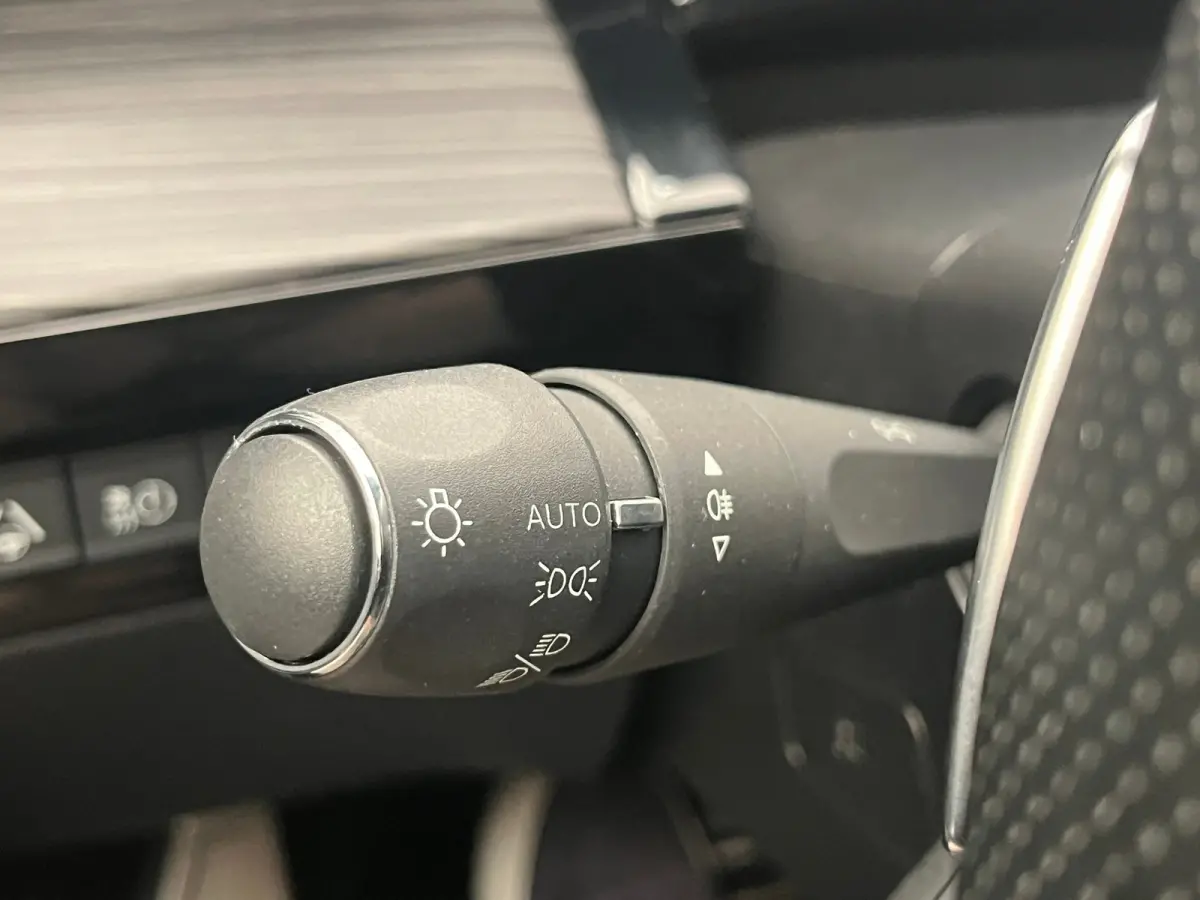 1.6 HYbrid 225 GT Focal | Elek. Achterklep | AGR-Stoelen | Stoelverwarming | LED | Parkeersensoren | Digitaal Dashboard | Achteruitrijcamera | Audio installatie premium | Comfortstoel(en)