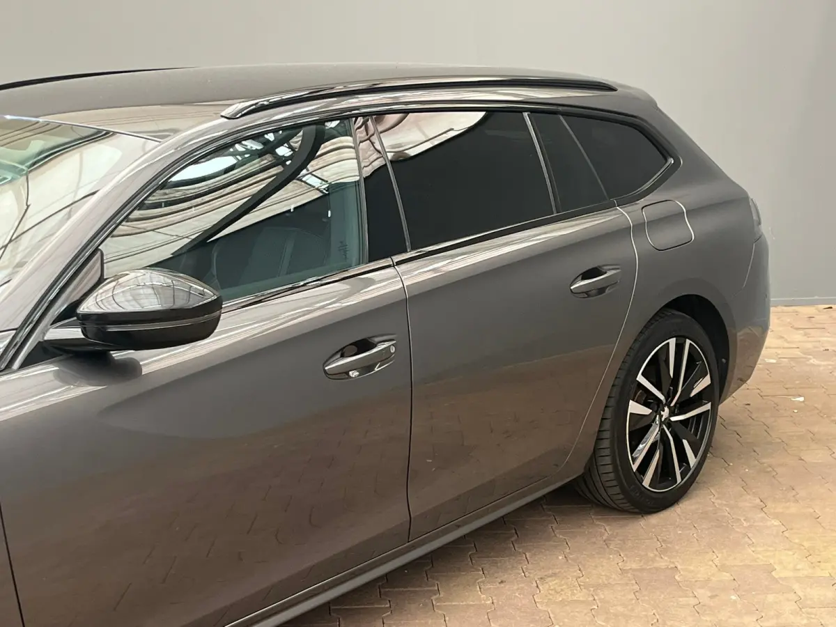 1.6 HYbrid 225 GT Focal | Elek. Achterklep | AGR-Stoelen | Stoelverwarming | LED | Parkeersensoren | Digitaal Dashboard | Achteruitrijcamera | Audio installatie premium | Comfortstoel(en)