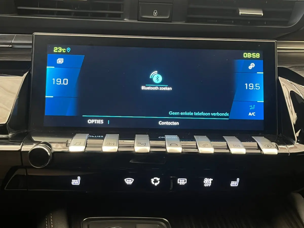 1.6 HYbrid 225 GT Focal | Elek. Achterklep | AGR-Stoelen | Stoelverwarming | LED | Parkeersensoren | Digitaal Dashboard | Achteruitrijcamera | Audio installatie premium | Comfortstoel(en)