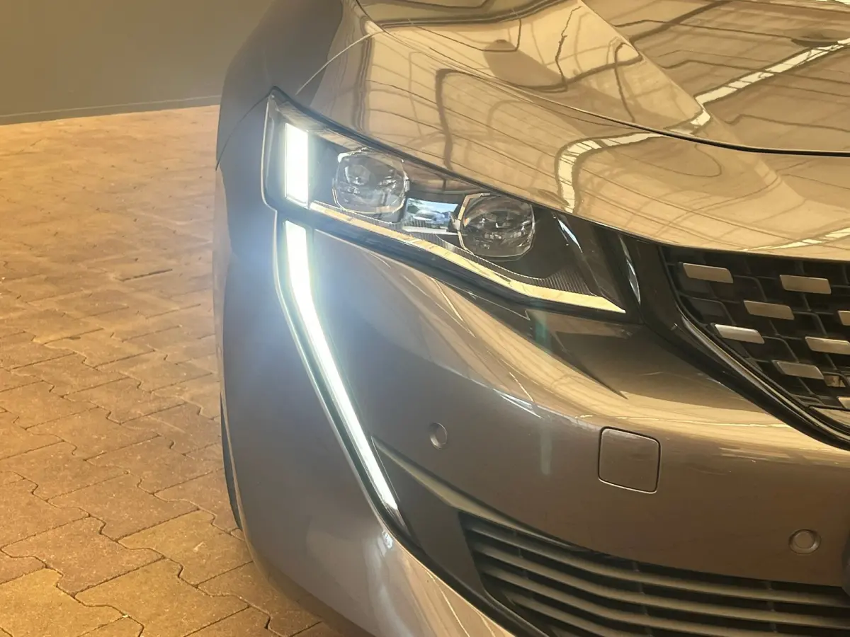 1.6 HYbrid 225 GT Focal | Elek. Achterklep | AGR-Stoelen | Stoelverwarming | LED | Parkeersensoren | Digitaal Dashboard | Achteruitrijcamera | Audio installatie premium | Comfortstoel(en)