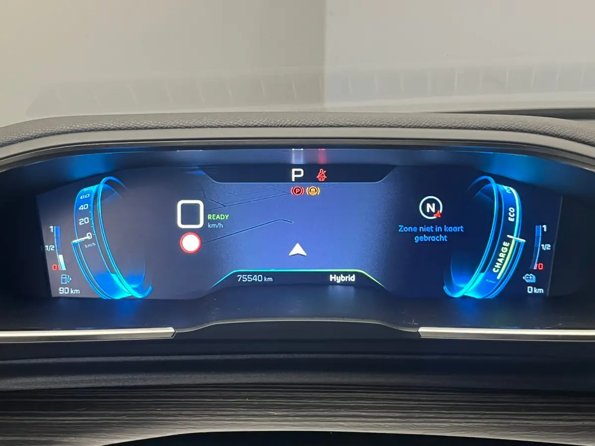 1.6 HYbrid 225 GT Focal | Elek. Achterklep | AGR-Stoelen | Stoelverwarming | LED | Parkeersensoren | Digitaal Dashboard | Achteruitrijcamera | Audio installatie premium | Comfortstoel(en)