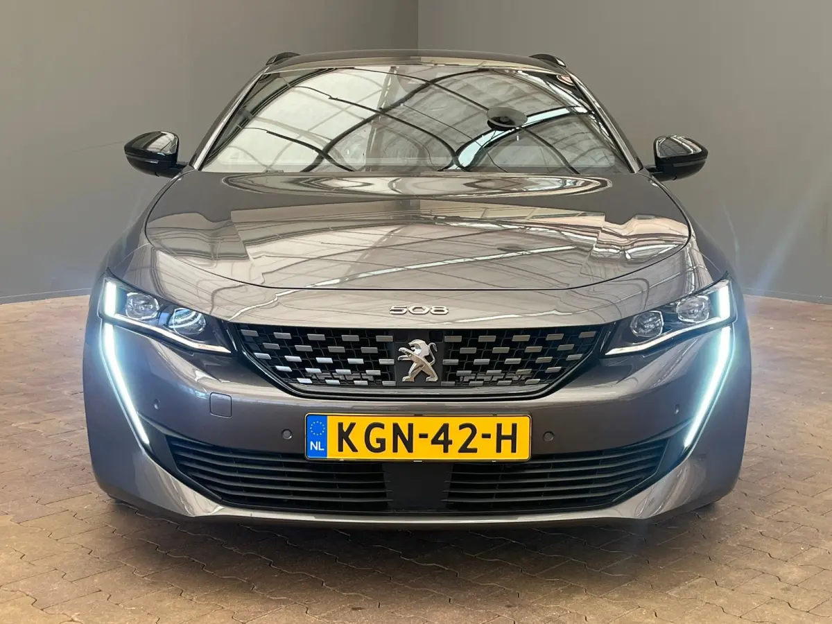 1.6 HYbrid 225 GT Focal | Elek. Achterklep | AGR-Stoelen | Stoelverwarming | LED | Parkeersensoren | Digitaal Dashboard | Achteruitrijcamera | Audio installatie premium | Comfortstoel(en)