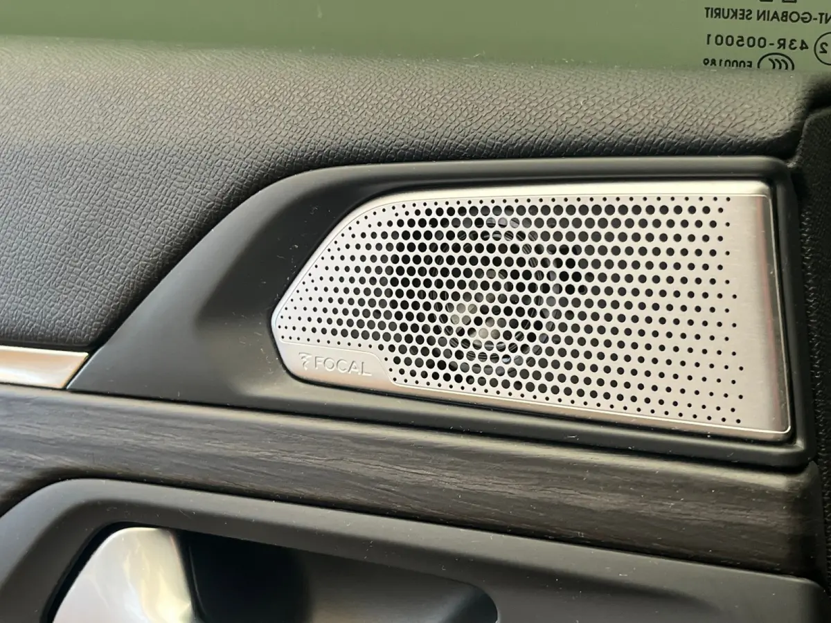 1.6 HYbrid 225 GT Focal | Elek. Achterklep | AGR-Stoelen | Stoelverwarming | LED | Parkeersensoren | Digitaal Dashboard | Achteruitrijcamera | Audio installatie premium | Comfortstoel(en)