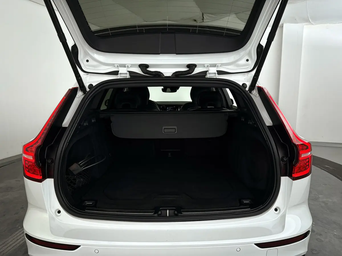 T6 Plug-in hybrid AWD Ultimate Dark | Panoramadak | Parkeercamera | Head-up display | Harman Kardon | Stoel- en Stuurverwarming