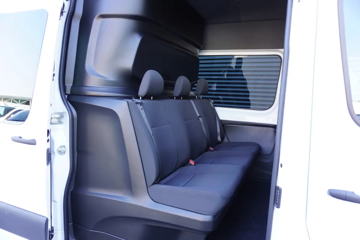 317 170pk Automaat L3H2 Dubbele cabine 6 persoons 3500kg Trekgewicht Camera Navigatie Apple carplay Trekhaak