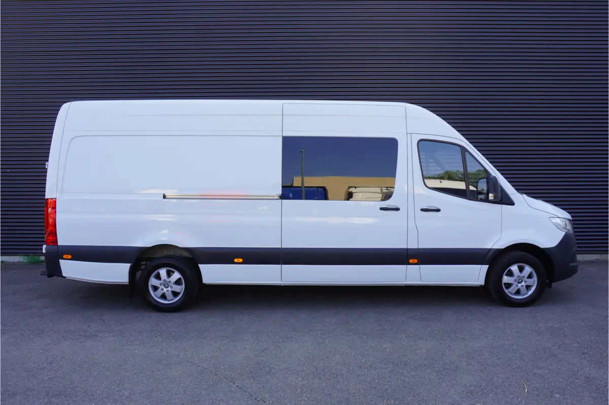 317 170pk Automaat L3H2 Dubbele cabine 6 persoons 3500kg Trekgewicht Camera Navigatie Apple carplay Trekhaak