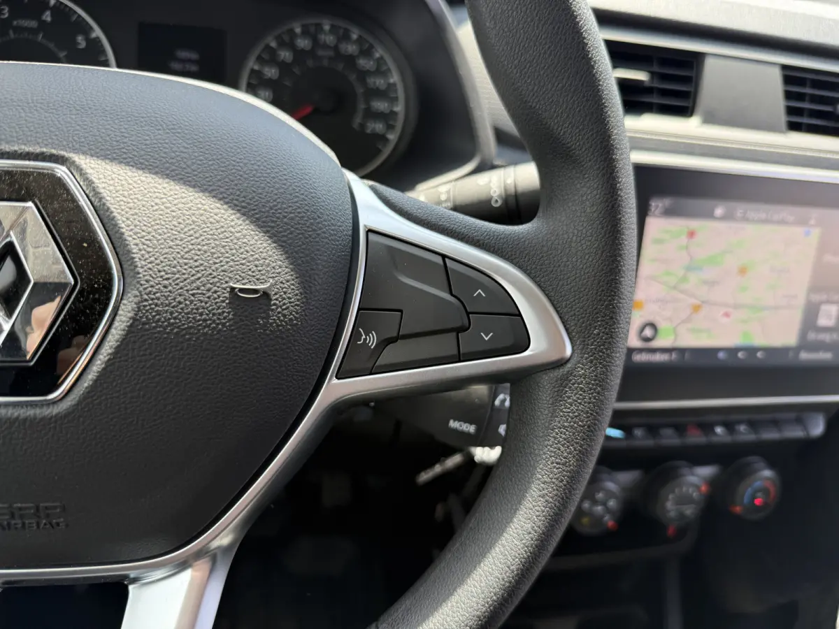 Comfort 1.3 TCe 100PK **Benzine** L1 Airco Navigatie Carplay Cruise Control Parkeersensoren Kastwand Inbouw