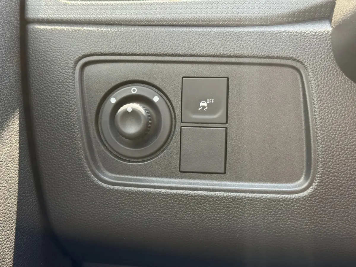 Comfort 1.3 TCe 100PK **Benzine** L1 Airco Navigatie Carplay Cruise Control Parkeersensoren Kastwand Inbouw