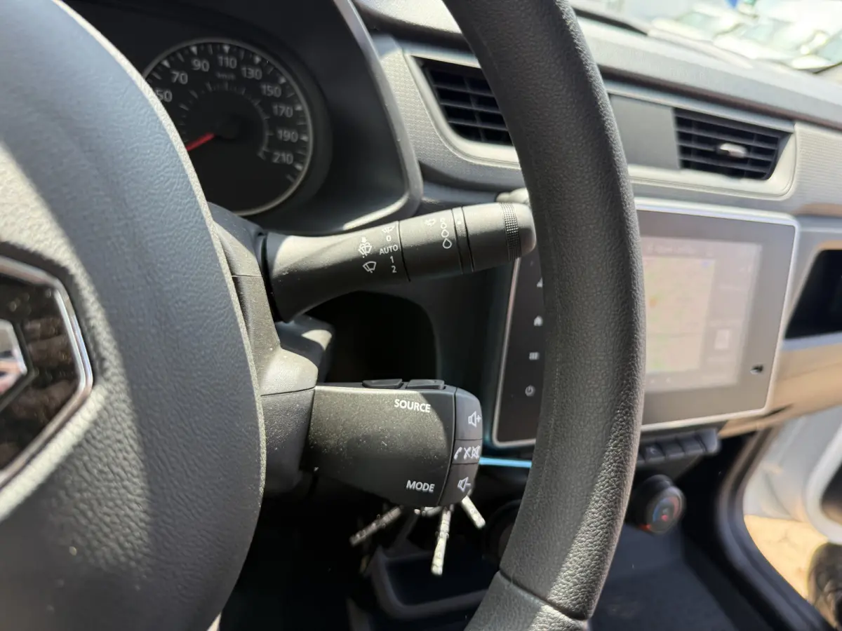 Comfort 1.3 TCe 100PK **Benzine** L1 Airco Navigatie Carplay Cruise Control Parkeersensoren Kastwand Inbouw