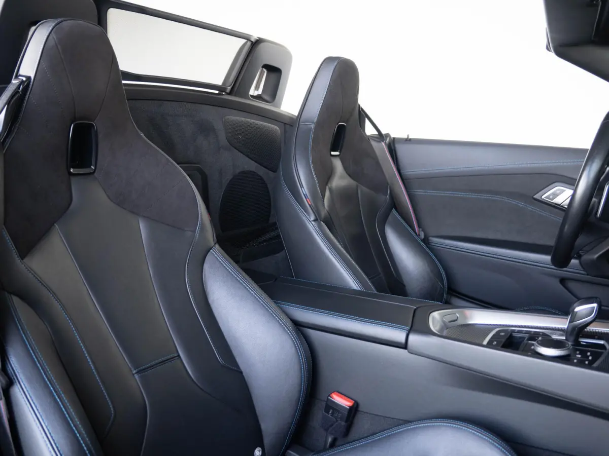 M40i | M Sportpakket | M Adaptief onderstel | 19 inch | Comfort Access | Windscherm | 	Elektrisch verstelbare stoelen | Harman Kardon