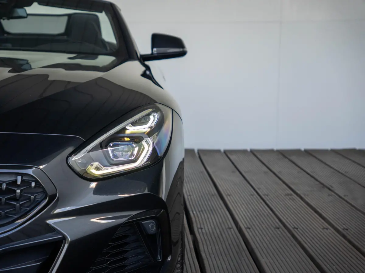 M40i | M Sportpakket | M Adaptief onderstel | 19 inch | Comfort Access | Windscherm | 	Elektrisch verstelbare stoelen | Harman Kardon