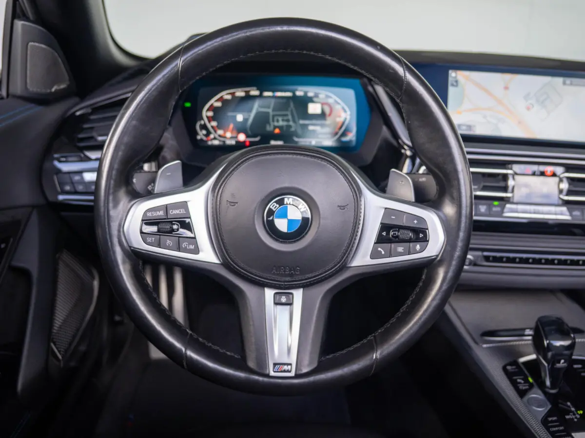 M40i | M Sportpakket | M Adaptief onderstel | 19 inch | Comfort Access | Windscherm | 	Elektrisch verstelbare stoelen | Harman Kardon
