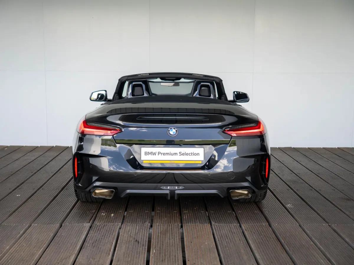 M40i | M Sportpakket | M Adaptief onderstel | 19 inch | Comfort Access | Windscherm | 	Elektrisch verstelbare stoelen | Harman Kardon
