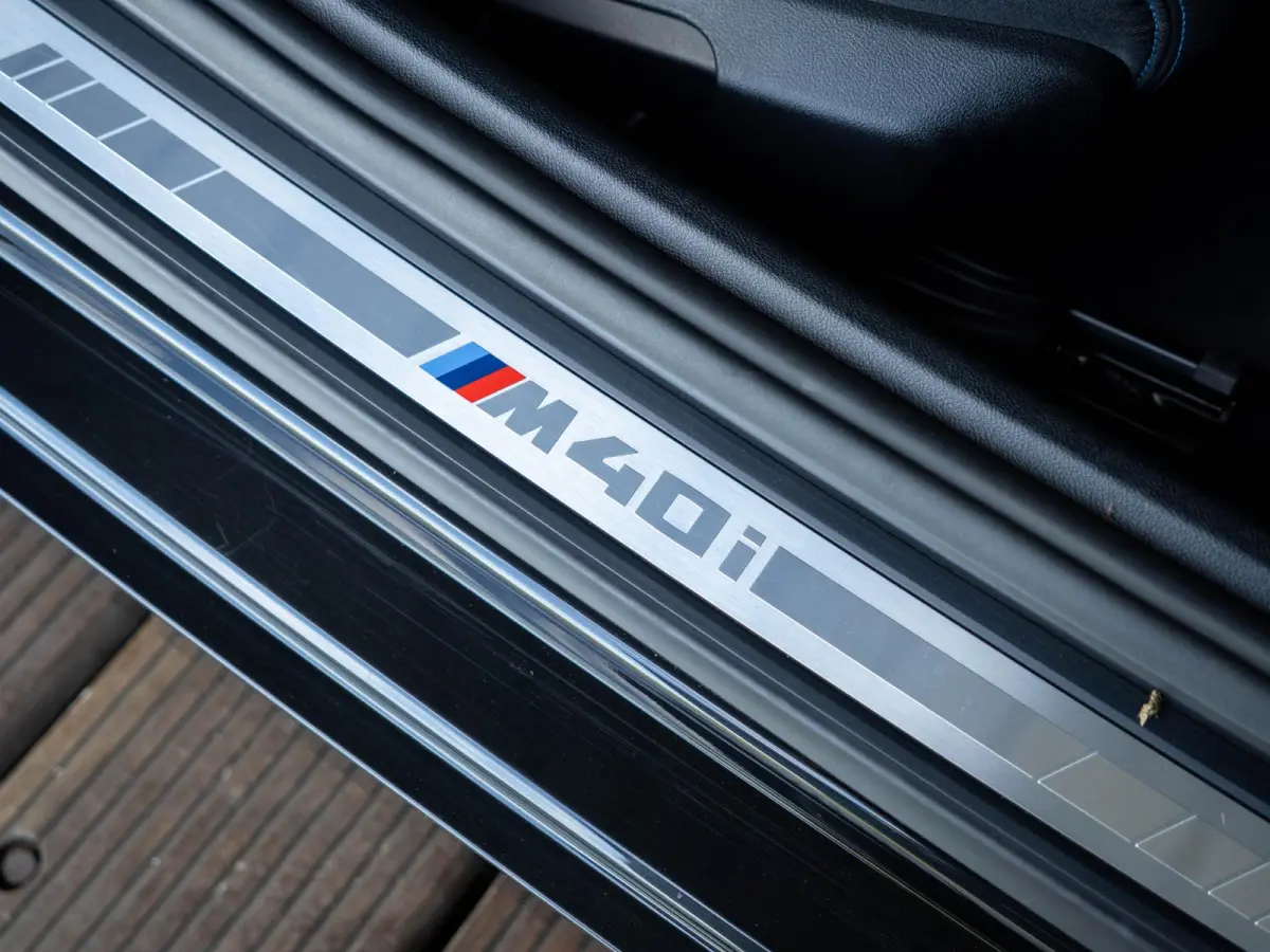 M40i | M Sportpakket | M Adaptief onderstel | 19 inch | Comfort Access | Windscherm | 	Elektrisch verstelbare stoelen | Harman Kardon