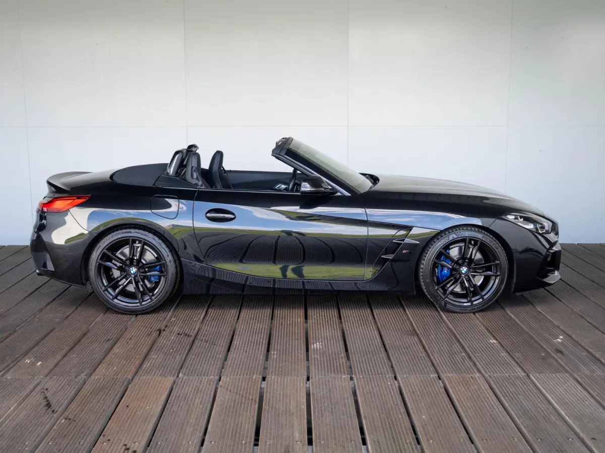 M40i | M Sportpakket | M Adaptief onderstel | 19 inch | Comfort Access | Windscherm | 	Elektrisch verstelbare stoelen | Harman Kardon