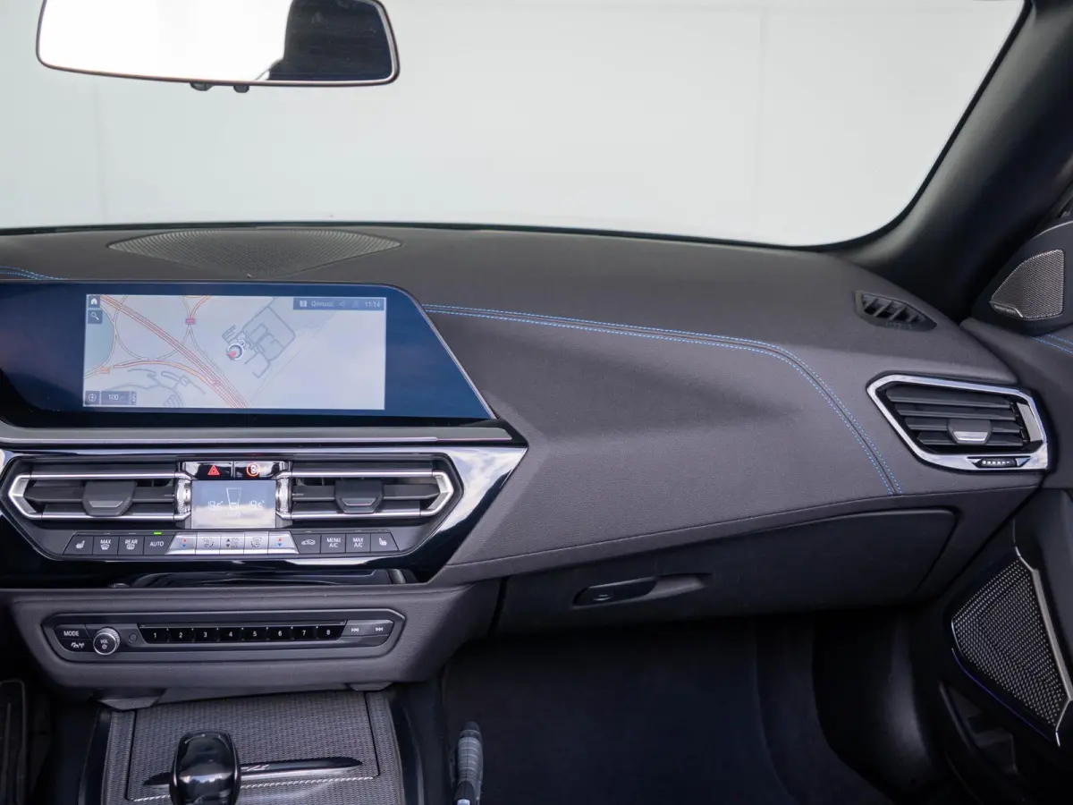M40i | M Sportpakket | M Adaptief onderstel | 19 inch | Comfort Access | Windscherm | 	Elektrisch verstelbare stoelen | Harman Kardon