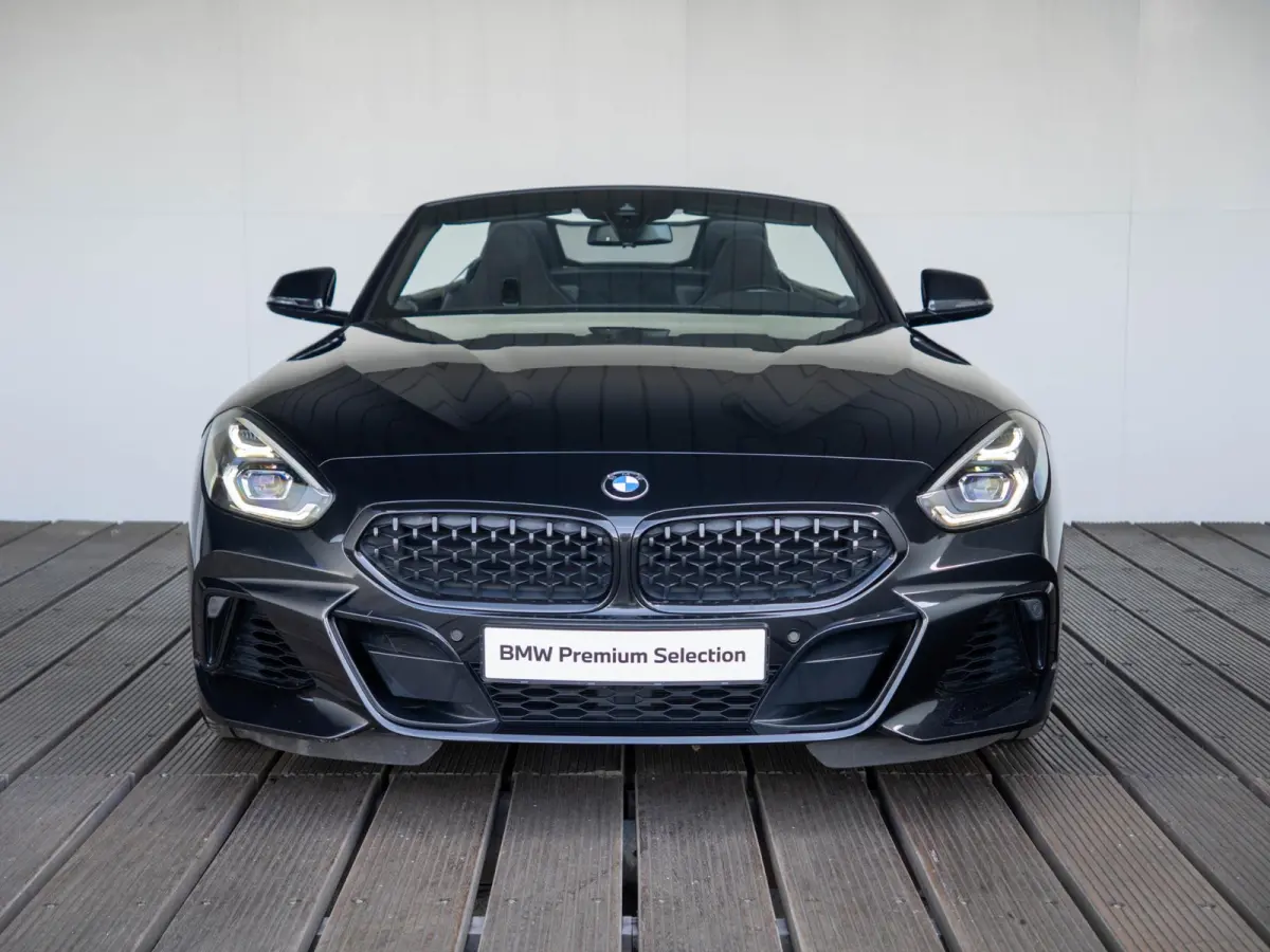 M40i | M Sportpakket | M Adaptief onderstel | 19 inch | Comfort Access | Windscherm | 	Elektrisch verstelbare stoelen | Harman Kardon