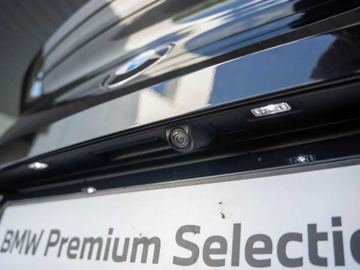 M40i | M Sportpakket | M Adaptief onderstel | 19 inch | Comfort Access | Windscherm | 	Elektrisch verstelbare stoelen | Harman Kardon