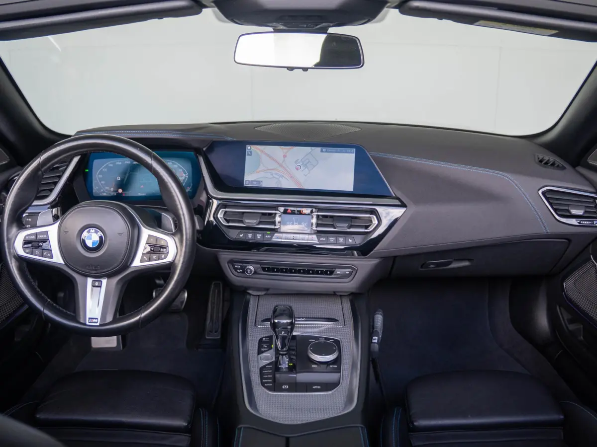 M40i | M Sportpakket | M Adaptief onderstel | 19 inch | Comfort Access | Windscherm | 	Elektrisch verstelbare stoelen | Harman Kardon