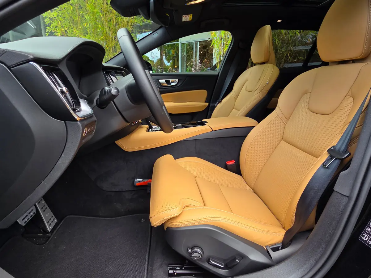 2.0 T8 AWD Ultra Dark HEICO SPORTIV | Full Option! | Bowers&Wilkins | Massage/ventilatie