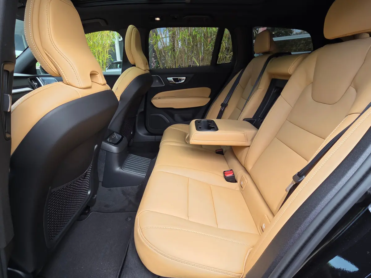 2.0 T8 AWD Ultra Dark HEICO SPORTIV | Full Option! | Bowers&Wilkins | Massage/ventilatie