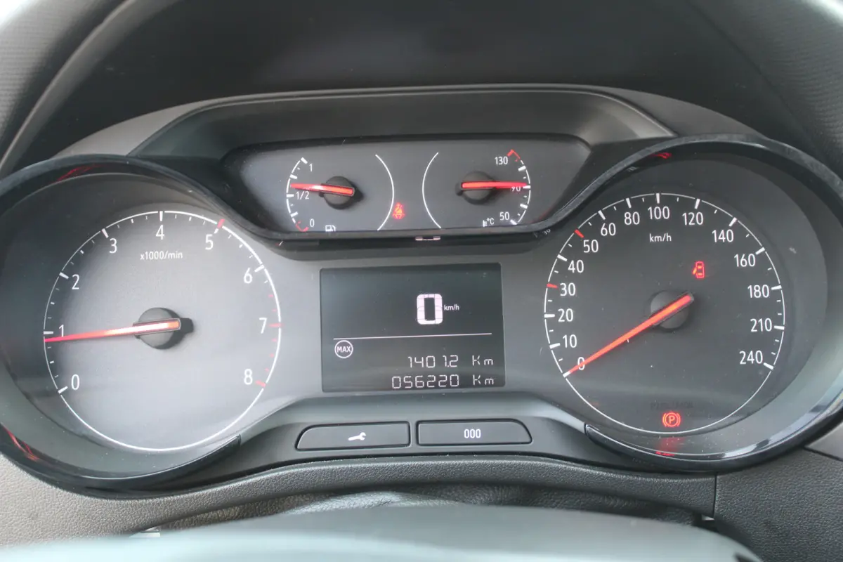 1.2 Turbo Edition l Stuur- en Stoelverwarming l Cruise Contol l Achteruitrijcamera l Airco l Apple carplay/ Android auto