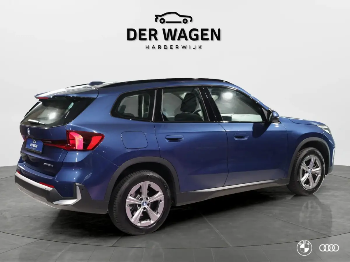 xDrive25e BUSINESS / CAMERA / TREKHAAK / CARPLAY / AMBIENTE / 18"