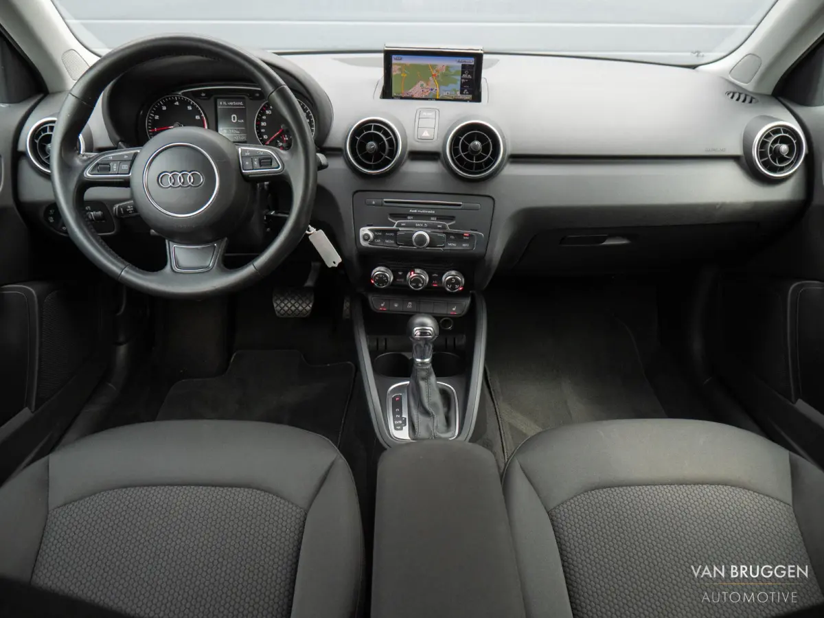 1.0 TFSI S-Line Automaat LED Cruise NAP Stoelverw.