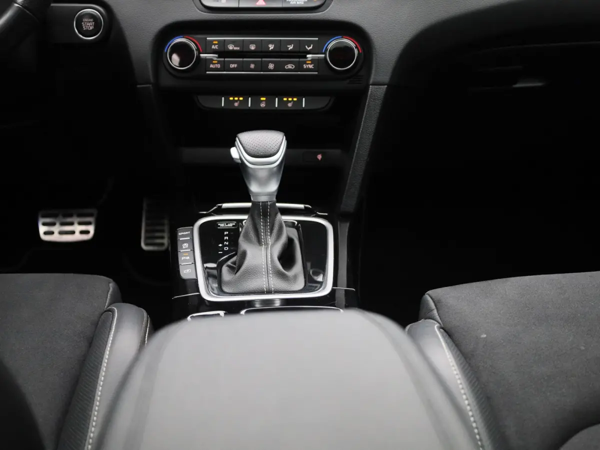 1.5 T-GDi GT-Line | Automaat | Apple Carplay/Android Auto | Panoramadak | Achteruitrijcamera | Parkeersensoren | Stoelverwarming | Stuurverwarming |