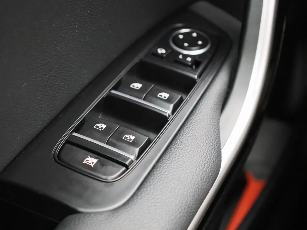 1.5 T-GDi GT-Line | Automaat | Apple Carplay/Android Auto | Panoramadak | Achteruitrijcamera | Parkeersensoren | Stoelverwarming | Stuurverwarming |