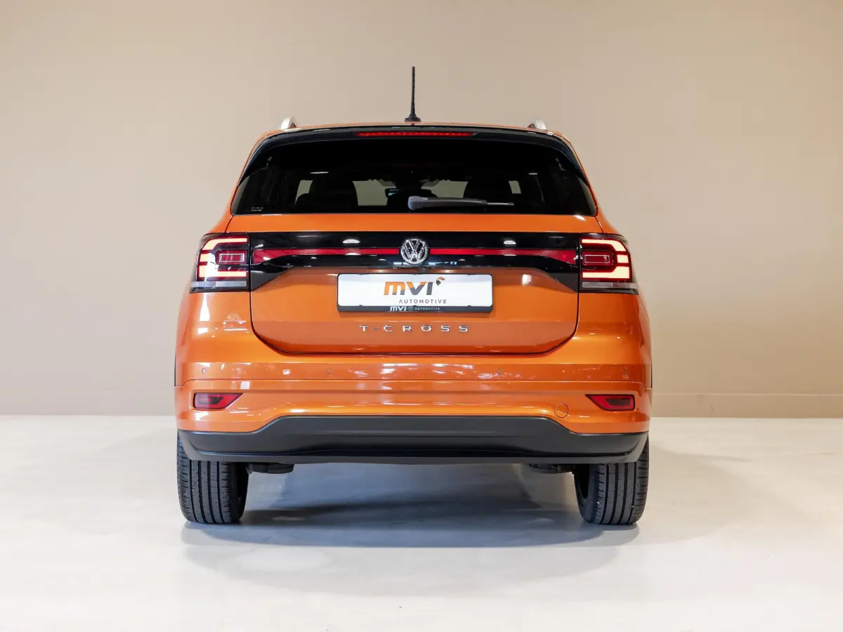 1.0 TSI 2x R-Line / 115pk / Achteruitrij camera / Dodehoek herkenning /