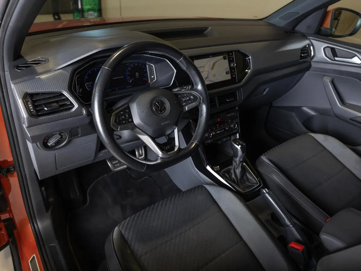 1.0 TSI 2x R-Line / 115pk / Achteruitrij camera / Dodehoek herkenning /