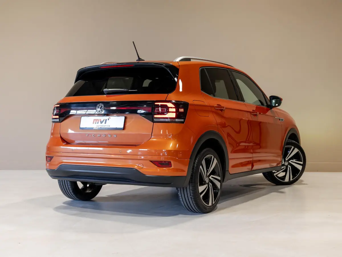 1.0 TSI 2x R-Line / 115pk / Achteruitrij camera / Dodehoek herkenning /