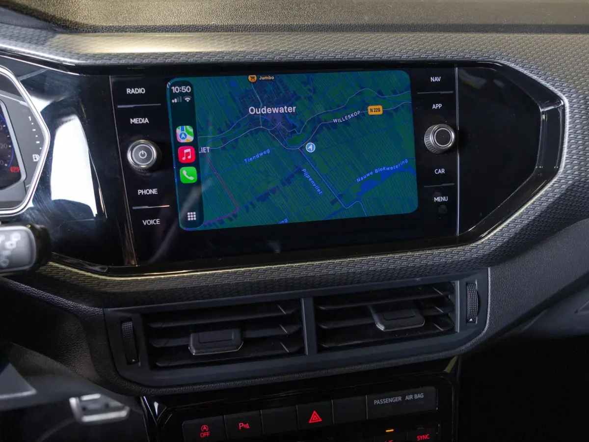 1.0 TSI 2x R-Line / 115pk / Achteruitrij camera / Dodehoek herkenning /
