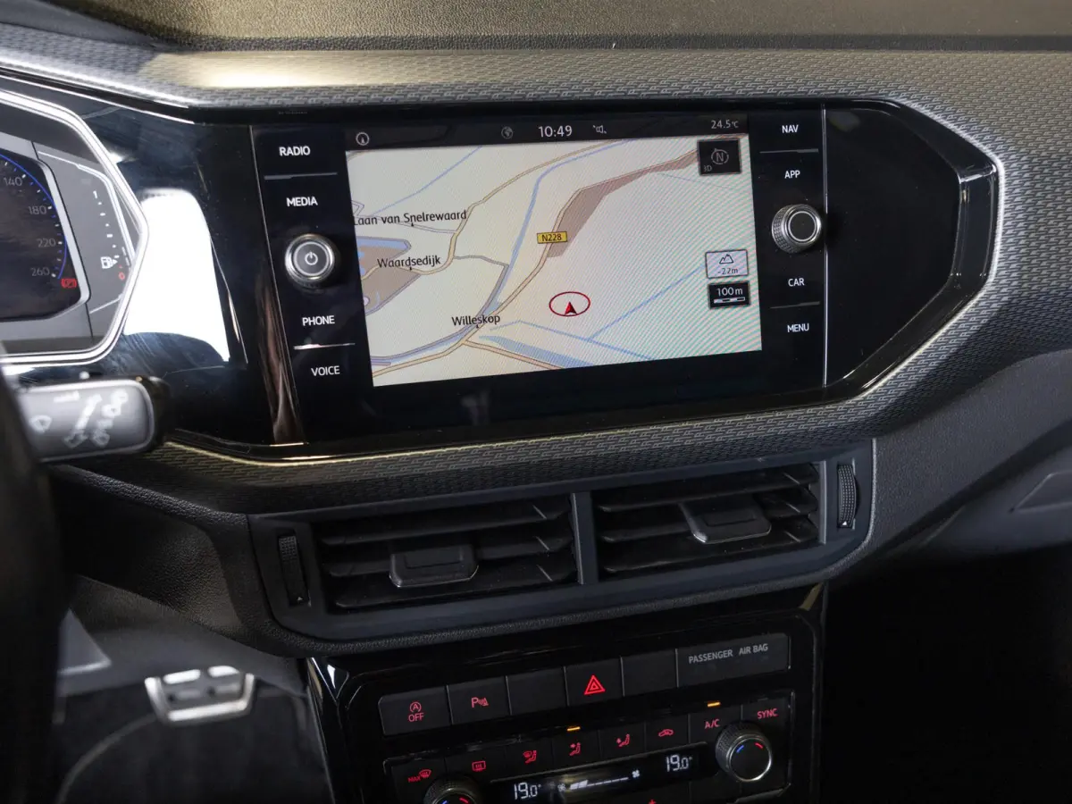 1.0 TSI 2x R-Line / 115pk / Achteruitrij camera / Dodehoek herkenning /