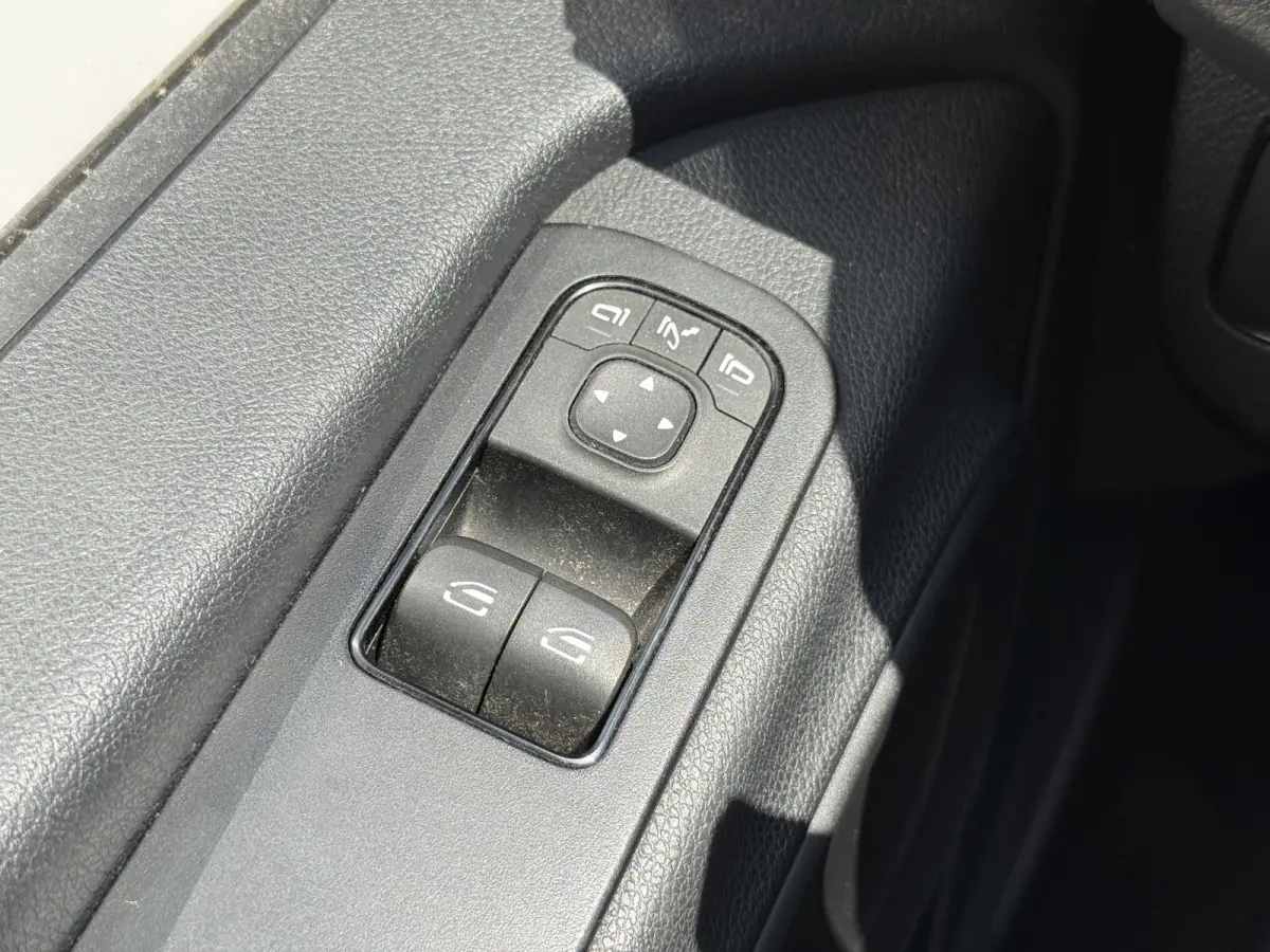 315 1.9 CDI Pakketbus L3H2 Tussenschot met deur LED Climate Control Cruise Control Carplay Camera
