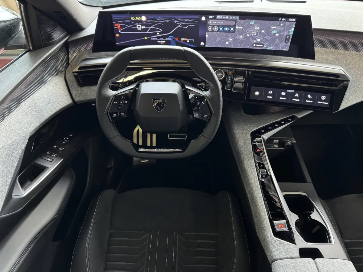 1.2 HYBRID 145 GT NIEUWE AUTO 7PERS OPENDAK STOEL/STUUR VERW. ELEK.KLEP LED 7P 7 Persoons
