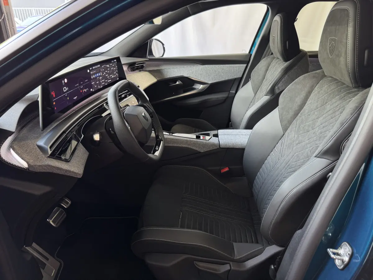 1.2 HYBRID 145 GT NIEUWE AUTO 7PERS OPENDAK STOEL/STUUR VERW. ELEK.KLEP LED 7P 7 Persoons