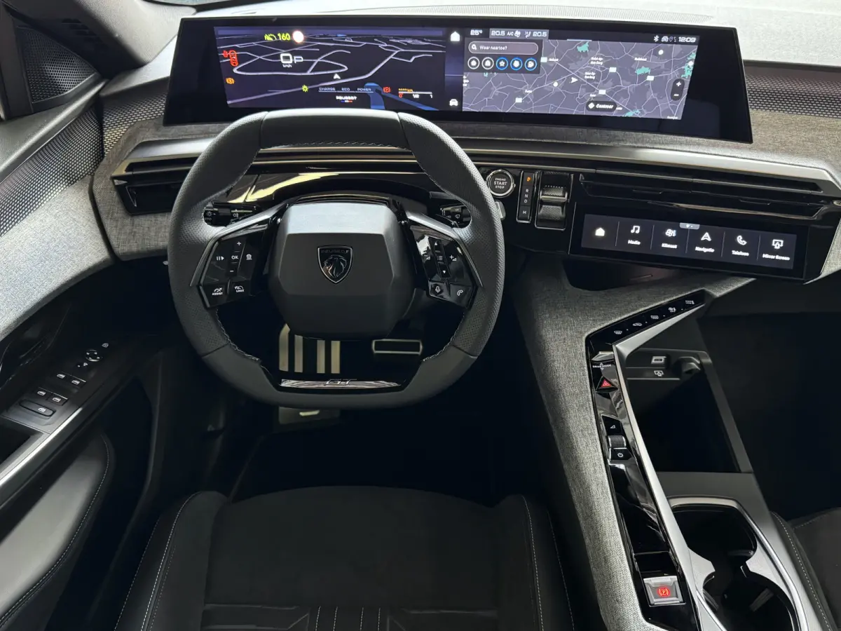 1.2 HYBRID 145 GT NIEUWE AUTO 7PERS OPENDAK STOEL/STUUR VERW. ELEK.KLEP LED 7P 7 Persoons