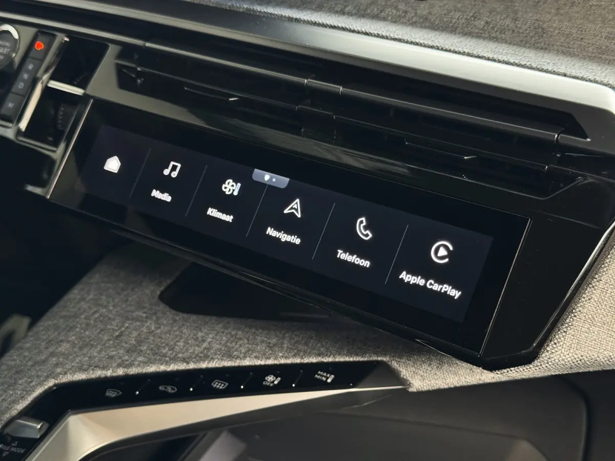 1.2 HYBRID 145 GT NIEUWE AUTO 7PERS OPENDAK STOEL/STUUR VERW. ELEK.KLEP LED 7P 7 Persoons
